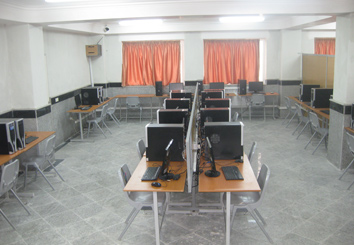 امکانات مرکز کامپیوتر آریان